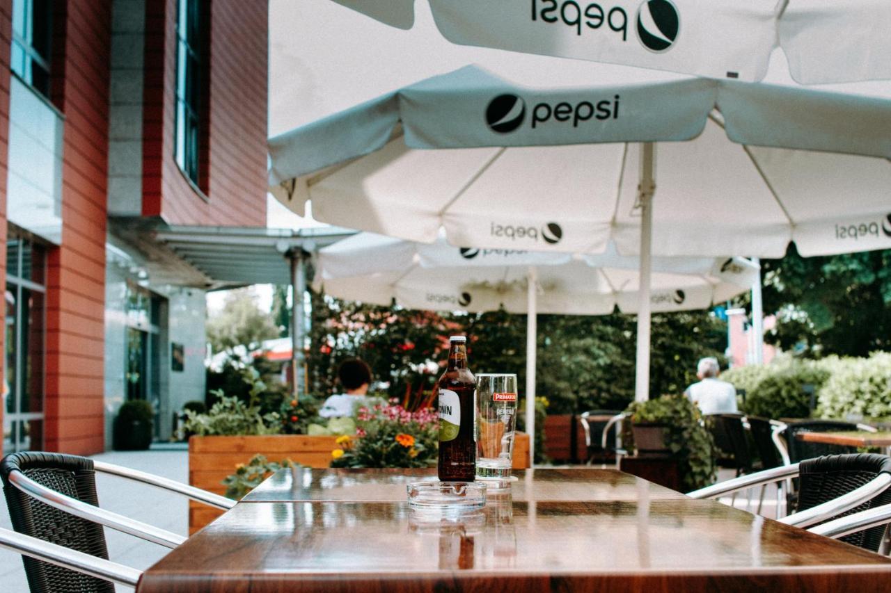 Ruben Hotel Zielona Gora Dış mekan fotoğraf