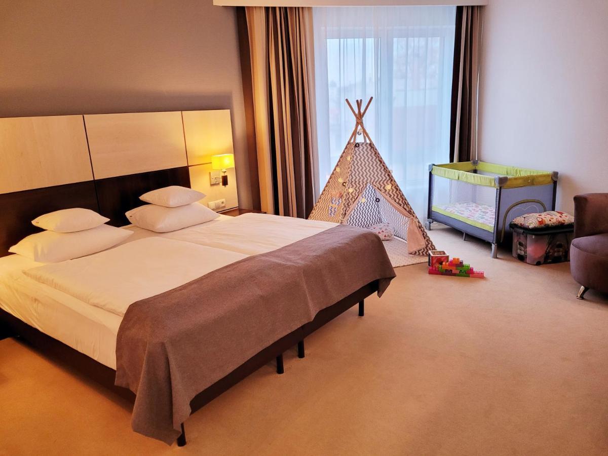 Ruben Hotel Zielona Gora Dış mekan fotoğraf