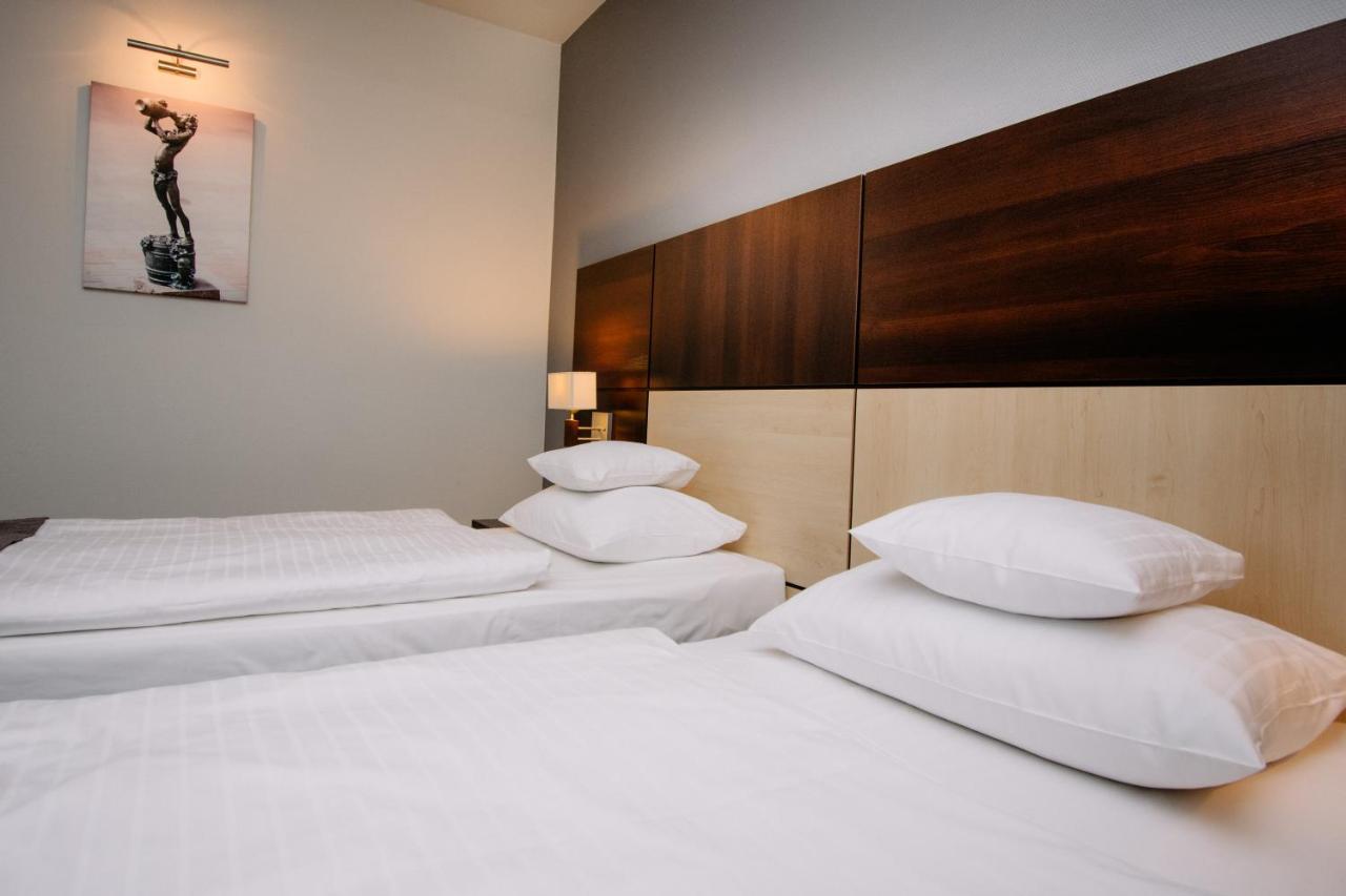 Ruben Hotel Zielona Gora Dış mekan fotoğraf