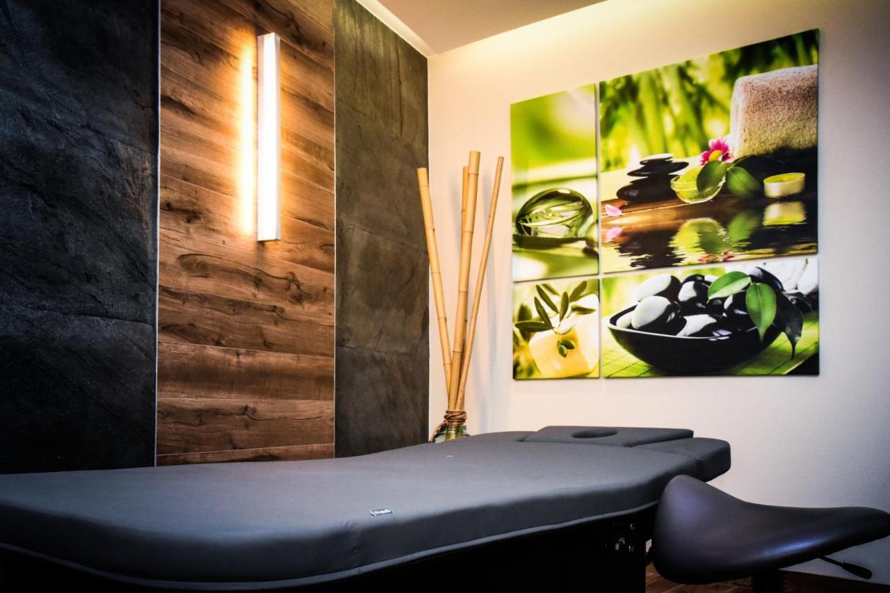 Ruben Hotel Zielona Gora Dış mekan fotoğraf